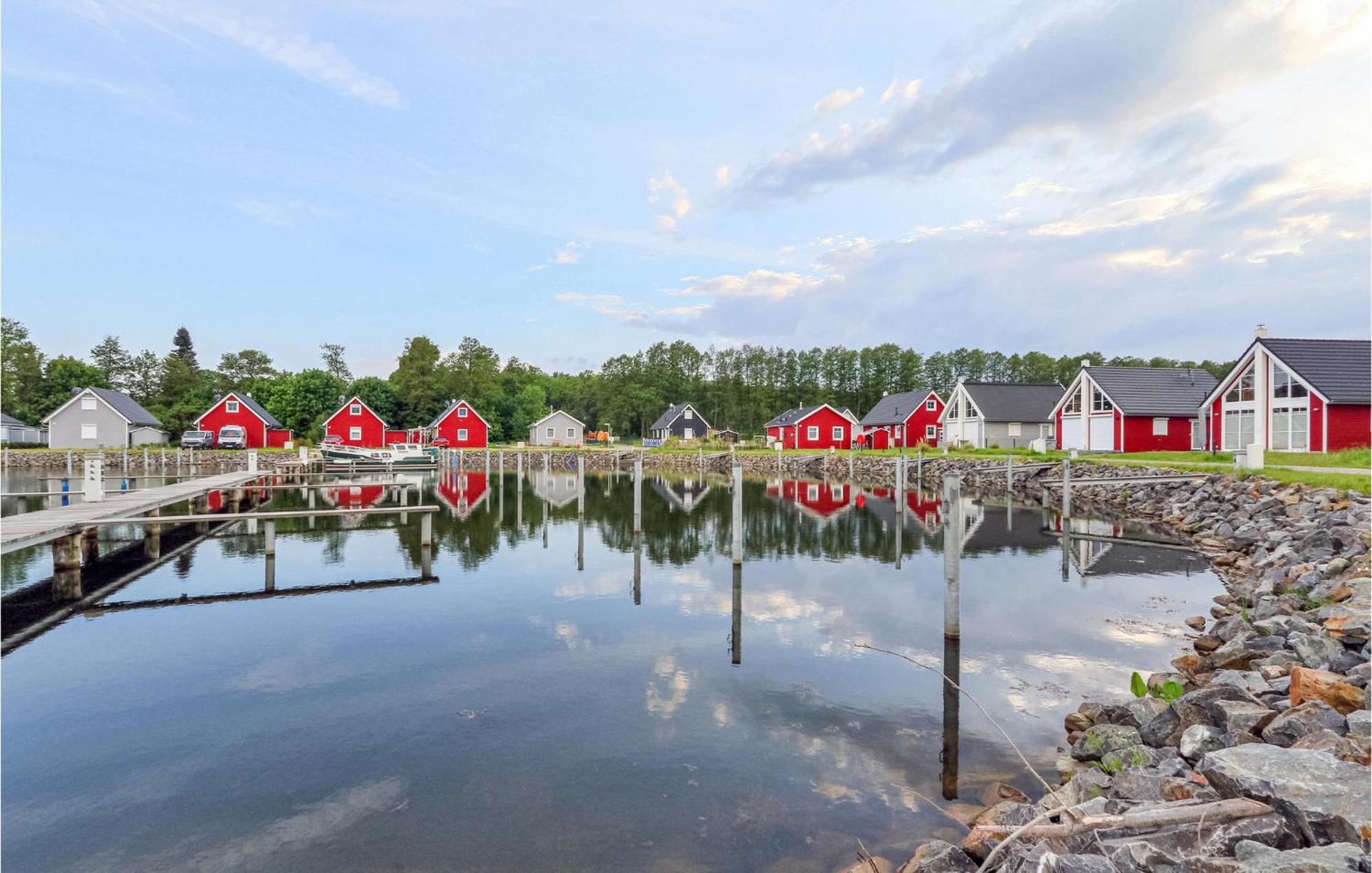 Stunning home in Zerpenschleuse with 2 Bedrooms&WiFi Exterior foto